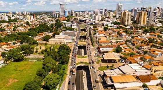 Vista aérea de Cuiabá, capital de Mato Grosso; no Estado, 60 cidades fecharam os primeiros seis meses de 2023 no vermelho