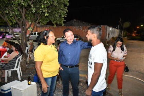 Botelho participa de evento e ouve demanda dos cidadãos