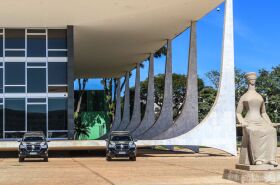 Governo aciona o Supremo por volta do IOF e Congresso reage