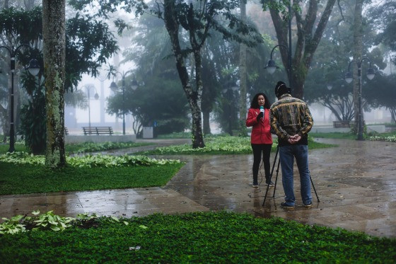 kati e luis na praça frio