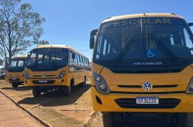 Chapada dos Guimarães recebe três novos ônibus escolares