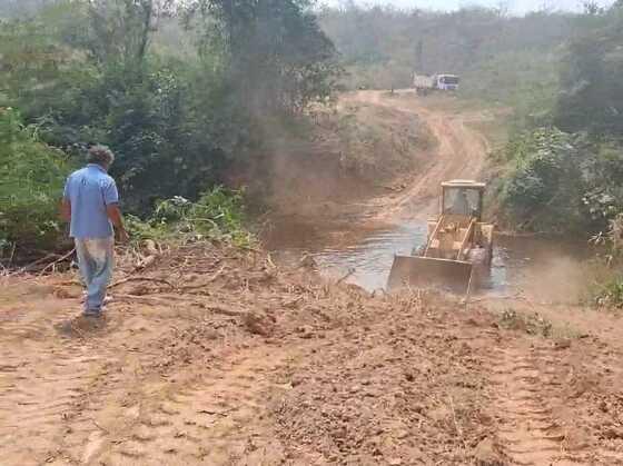 ponte de concreto sobre o Rio Mutum