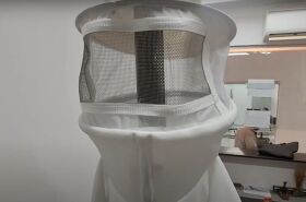 Empaer entrega kit de apicultura para produtores de mel em Chapada dos Guimarães. Assista