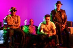 Capital Inicial celebra 25 anos do acústico com show em Cuiabá
